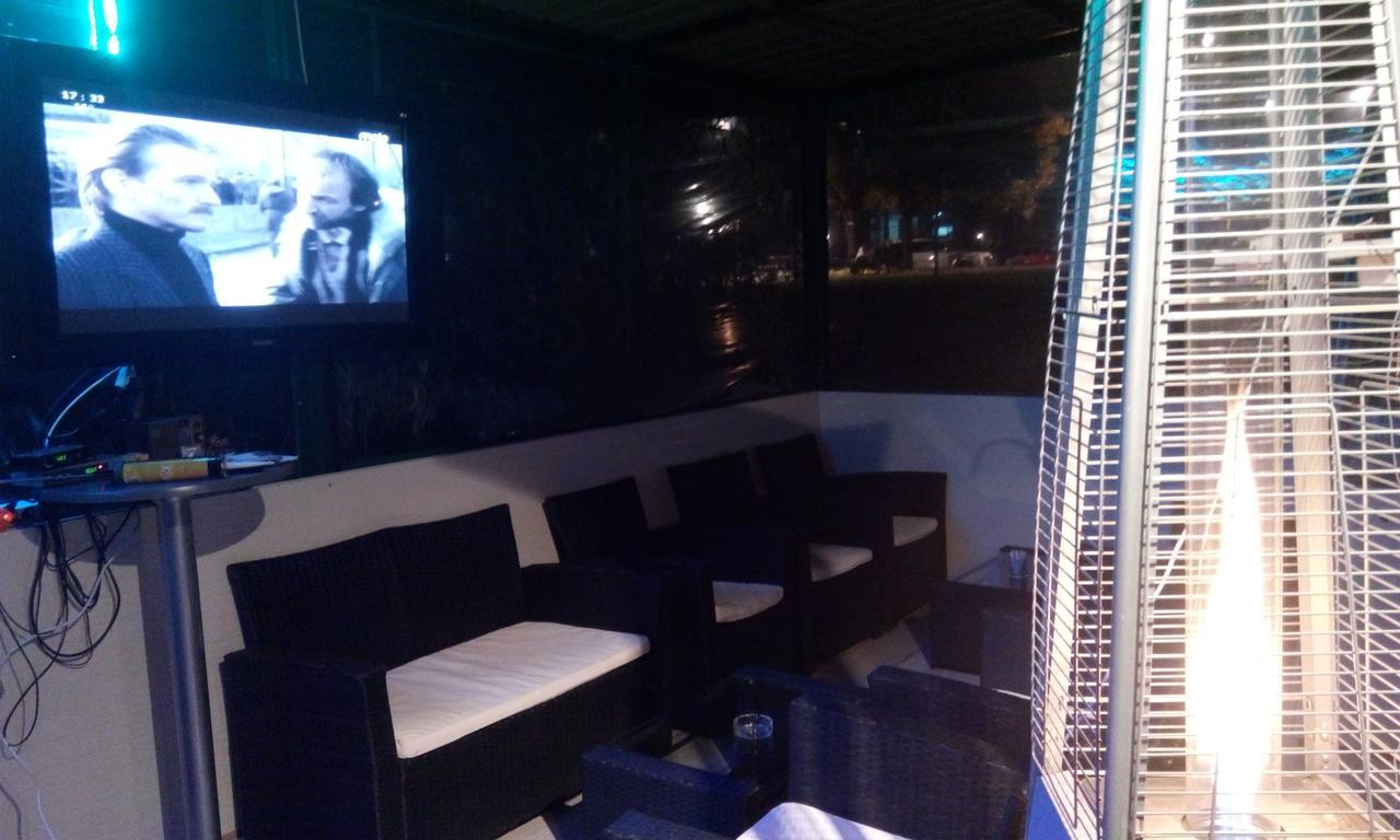 Hotel Splav Guest Hause Gusar Belgrado Exterior foto