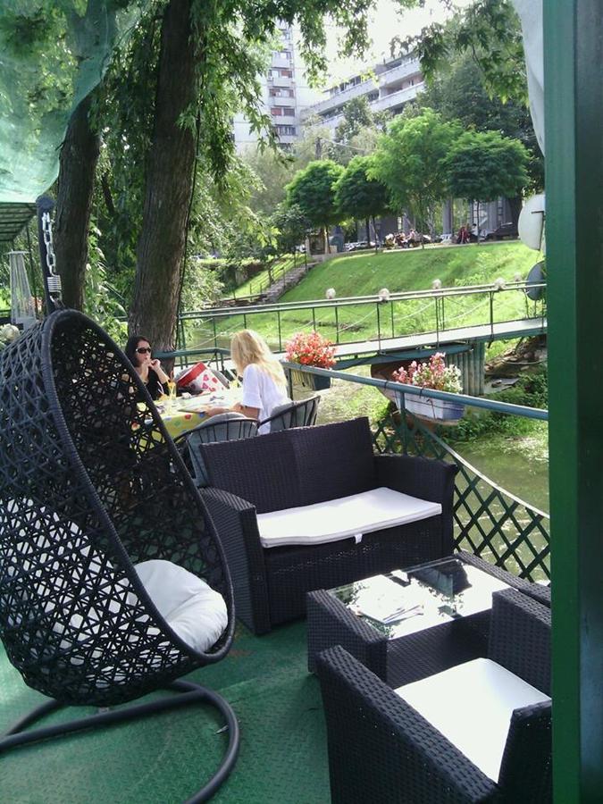 Hotel Splav Guest Hause Gusar Belgrado Exterior foto
