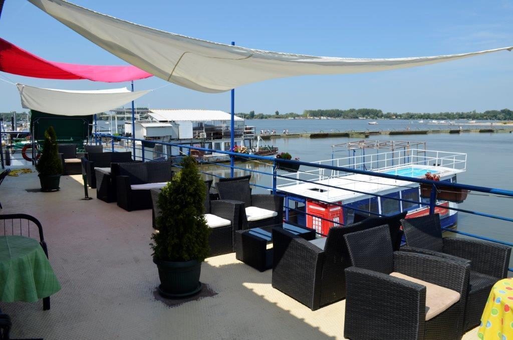 Hotel Splav Guest Hause Gusar Belgrado Exterior foto