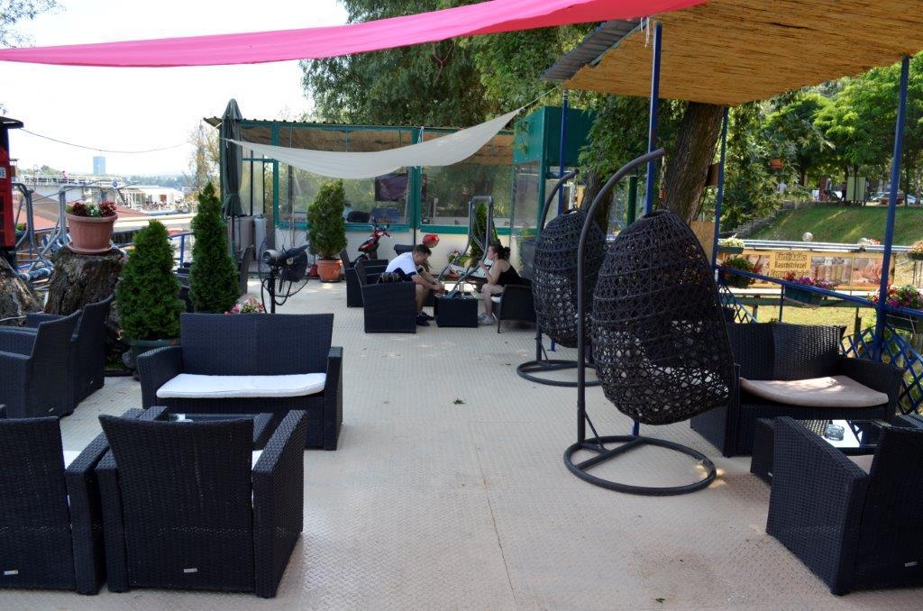 Hotel Splav Guest Hause Gusar Belgrado Exterior foto