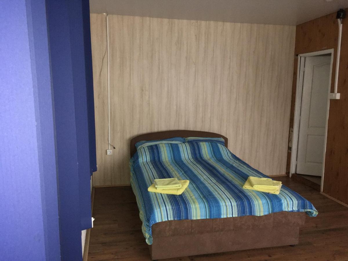 Hotel Splav Guest Hause Gusar Belgrado Exterior foto